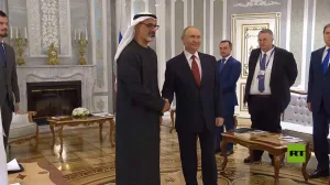 بوتين وولي عهد أبوظبي يبحثان في مينسك آفاق الشراكة مع الاتحاد الأوراسي