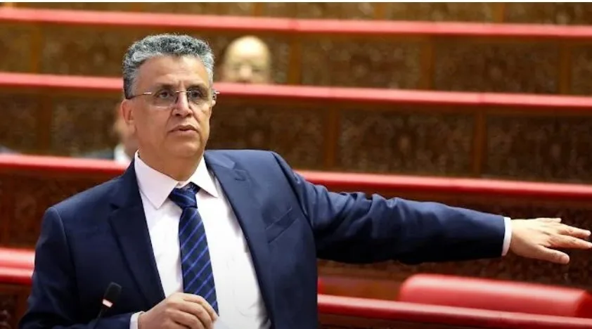 وهبي يحدث الجدل … نقاش ساخن في البرلمان بين وزير العدل ونواب بسبب ملاحقات رؤساء الجماعات