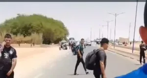 فيديو فاضح :    القوة الوهمية للجزائر … الجيش تائه في الطرقات بحثا عن من يوصلهم إلى منازلهم