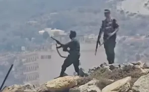 فيديو :   شاطئ السعيدية يشهد واقعة غير مألوفة لمهاجرين جزائريين كانوا في المغرب وأرادوا العبور بحرا للعودة إلى وطنهم