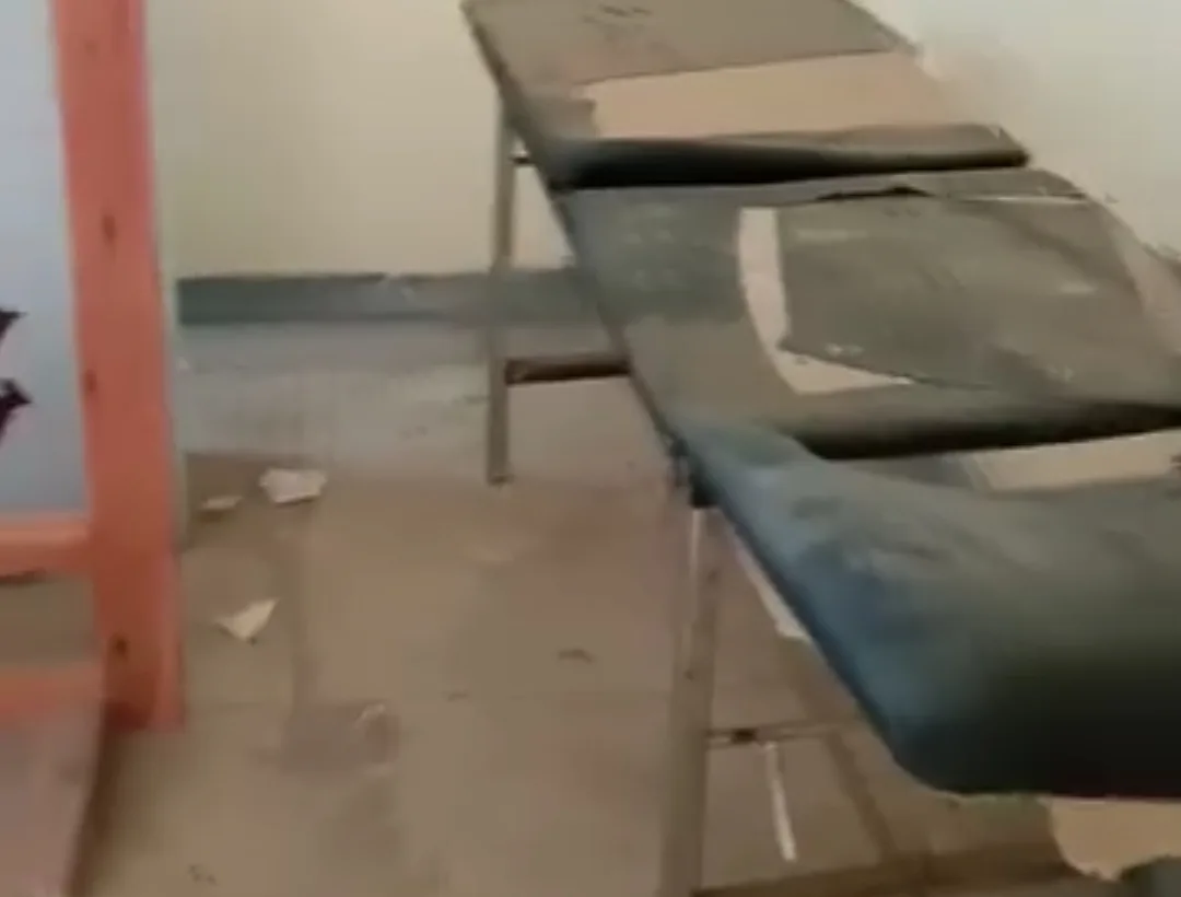 الحسيمة :  فيديو يوثق كيف تحول الإهمال إلى الخراب … مستوصف القرب بجماعة أربعاء تاوريرت نموذجًا