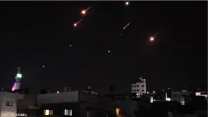 اليوم السابع من الحرب :    صواريخ إيران فوق إسرائيل .. ومسيّرات تنقض على قلب تل أبيب