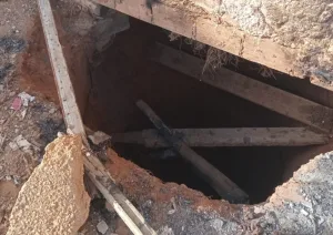 خطير :    بناء منزل منذ سنوات فوق بئر مجهول بمدينة بني درار بوجدة