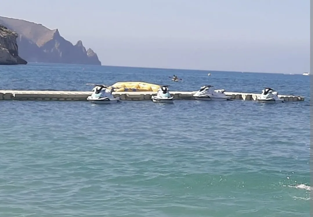 الحسيمة :   مدرسة للغوص تتحول إلى مارينا تجارية خاصة تدر الملايين يوميا على أصحابها … والمدينة لا تستفيد شيئًا !