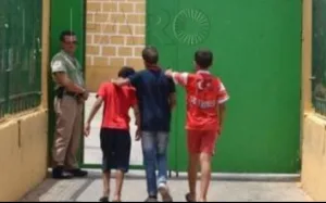 فضيحة إنسانية في مليلية المحتلة :    أطفال مغاربة وغيرهم يتضورون جوعا وبلا نوم ولا كرامة !!