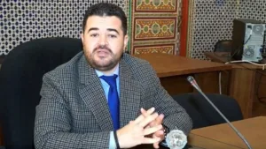 رئيس جماعة صفرو في مهب العاصفة :   شيكات بأكثر من مليارين وفضائح مشاريع متعطلة تُطارده نحو الهاوية