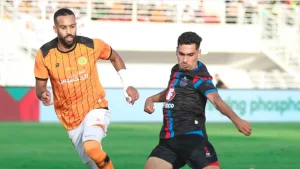 أولمبيك آسفي يهزم بركان ويتوج بكأس العرش