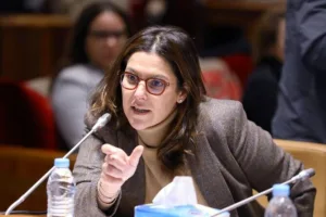 المنصوري تخرج عن صمتها وتكشف خيوط “تسريبات الأملاك”.. إرث عائلي لا علاقة له بالدولة