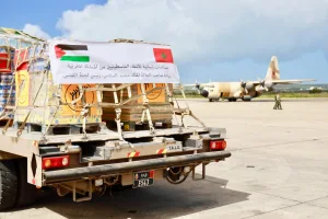 الملك محمد السادس يطالب إسرائيل بالسماح بإرسال مساعدات إنسانية مغربية إلى غزة