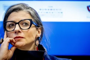 “أمنستي” تندد بالعقوبات الأمريكية ضد فرانشيسكا ألبانيز وتصفها بـ”إهانة للعدالة الدولية”