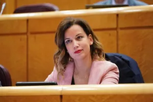 عضوة بمجلس الشيوخ الإسباني تتهم حكومة سانشيز بـ”الهيمنة على القضاء” وتدعو إلى انتخابات مبكرة