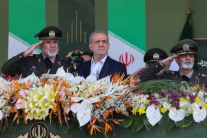 الرئيس الإيراني يتهم إسرائيل بمحاولة اغتياله.. “استهدفوا موقع اجتماع رسمي وفشلوا”