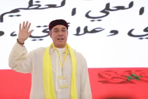 سيارة البرلمان تُشعل جدلاً رقمياً.. أوزين يرد: ترشيد النفقات أولى من شراء مركبة حزبية