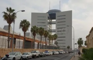 مليلية المحتلة :   فوضى عارمة تضرب مرفق العدالة بسبب إطلاق محكمة جديدة دون تجهيزات ولا موظفين