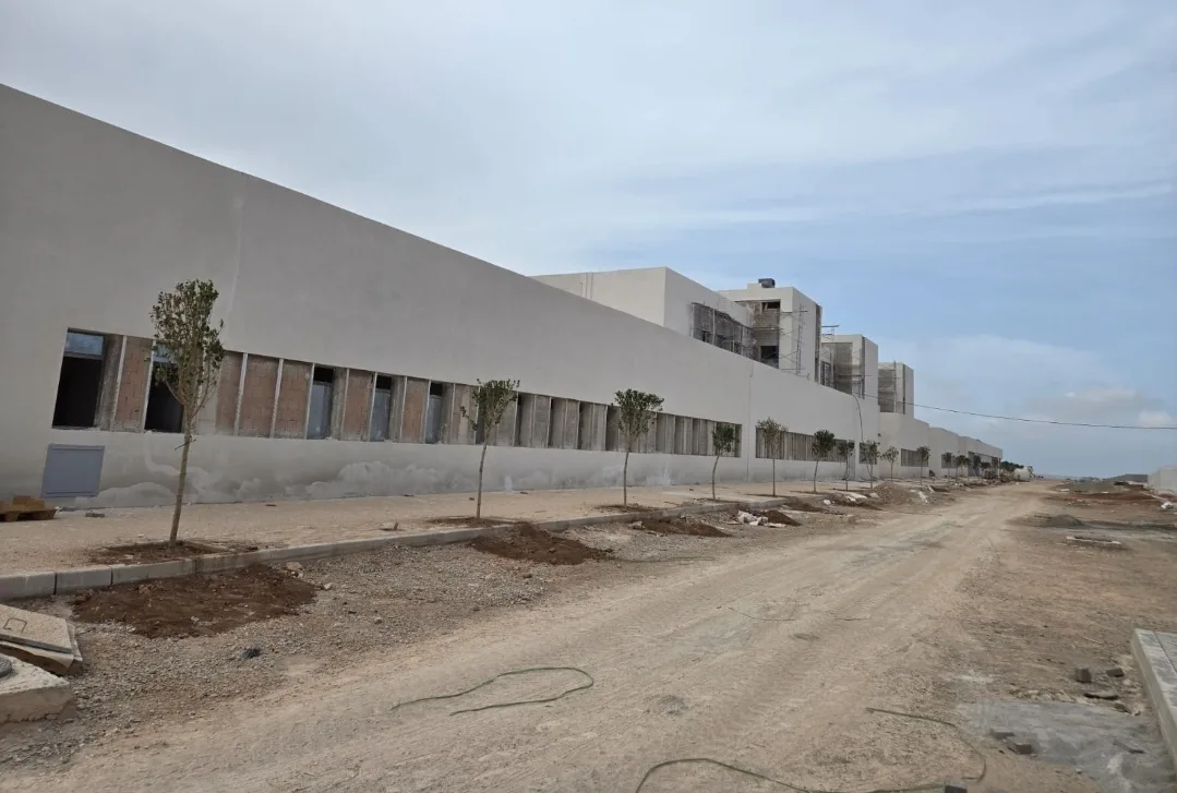 عامل إقليم الناظور يتفقد ورش بناء المستشفى الإقليمي الجديد بسلوان ويؤكد جاهزيته مطلع 2026