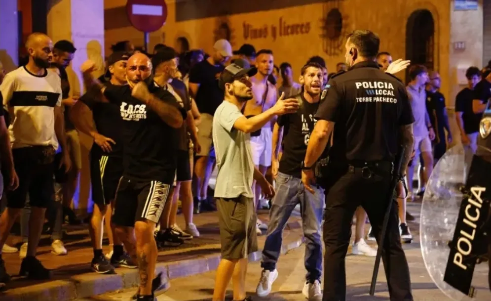 ليلة رعب جديدة في “توري باتشيكو” بمورسيا بعد اعتداء جزائري يفجّر موجة عنف ضد المهاجرين المغاربة
