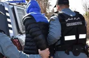 توقيف 3 أشخاص كانوا على متن سيارة محششة بطنين ونصف من المخدرات