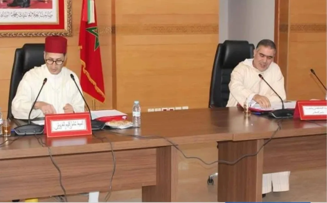 تسريبات نارية تهز “البام” بالدريوش … رئيس المجلس الإقليمي يدّعي تلقي ضمانات رسمية من العامل للفوز بانتخابات 2026 و2027 !