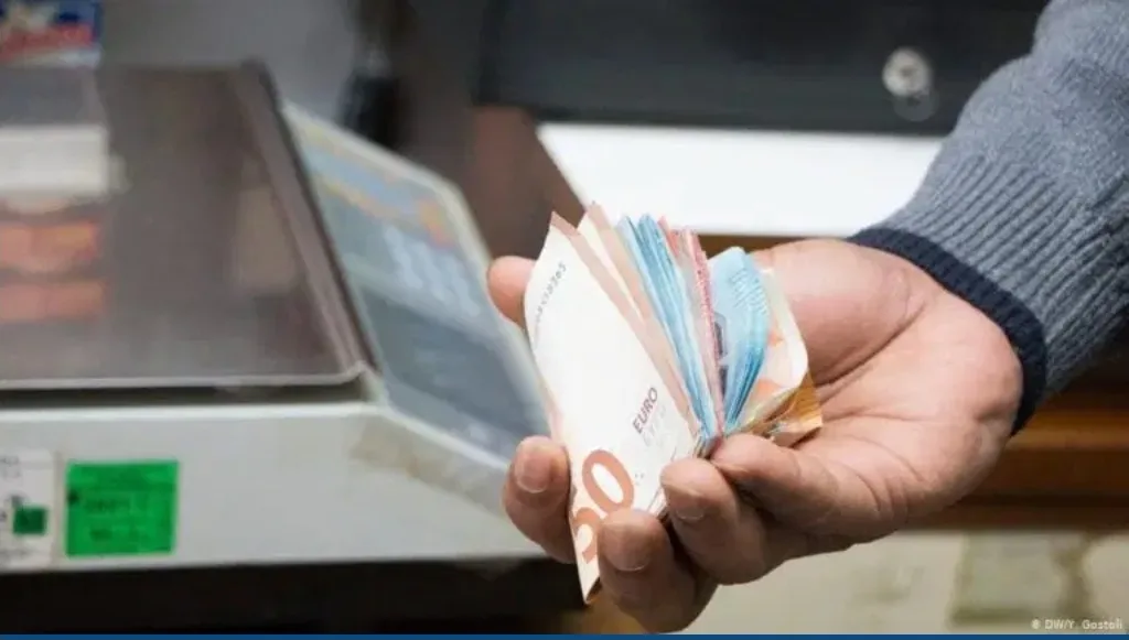 تحويلات مالية دولية عبر مؤسسات الأداء تسجل نمواً بنسبة 10% وتبلغ 65,8 مليار درهم