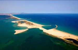 من يوقف العبث بأفضل مشروع ملكي في الناظور – “مارتشيكا” في قبضة العبث الإداري والفساد المالي !