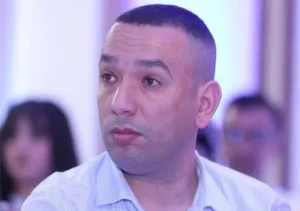 فضائح تهز جماعة الفنيدق … المستشار “فريدة” يتهم الرئيس بالفساد !!