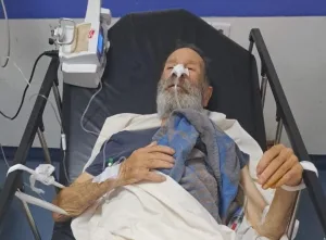 مصطفى “لاكاسا” الطاهري.. أسد المولودية في غرفة الإنعاش والقلوب تدعو له