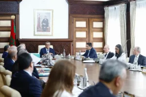 الاقتصاد المغربي يسجل نمواً متزايداً والحكومة تتعهد بتعزيز التوازنات المالية وتوسيع الإصلاحات الاجتماعية