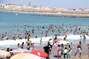 تراجع الحرارة مؤقتاً بالمغرب قبل عودة “الصمايم” منتصف الأسبوع