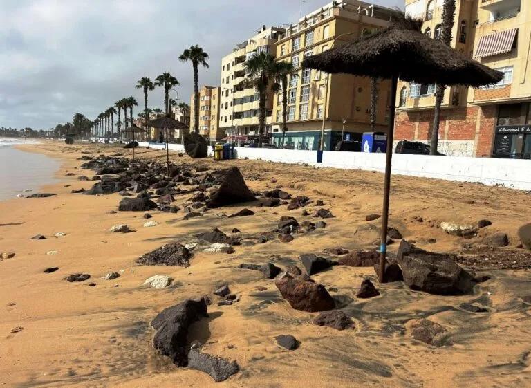 مليلية: الحكومة الإسبانية تتجاهل خطر تآكل السواحل وتُهدد التراث الطبيعي للمدينة