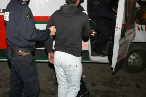 توقيف ثلاثيني بسلا متورط في سرقة سيارتين تحت التهديد بالسلاح الأبيض