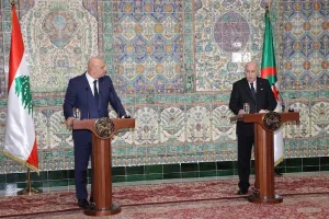 من قلب الجزائر أمام مسامع تبون..إشادة رسمية بدور المغرب في صناعة السلم وإنهاء الحرب الأهلية