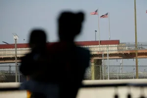 محكمة أمريكية تُسقط مرسوم ترامب بشأن المواطنة بالولادة