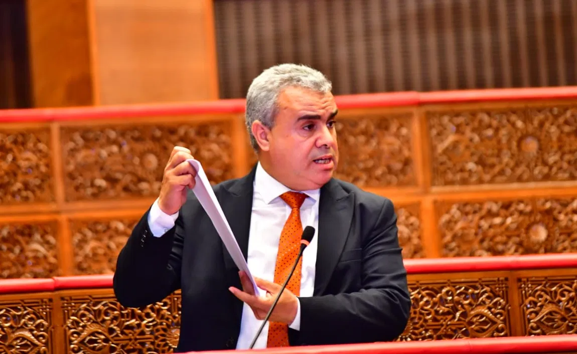 نقابي برلماني يطالب الحكومة بإيضاحات حول فعالية الحوار الاجتماعي القطاعي وتوسيع مشاركته