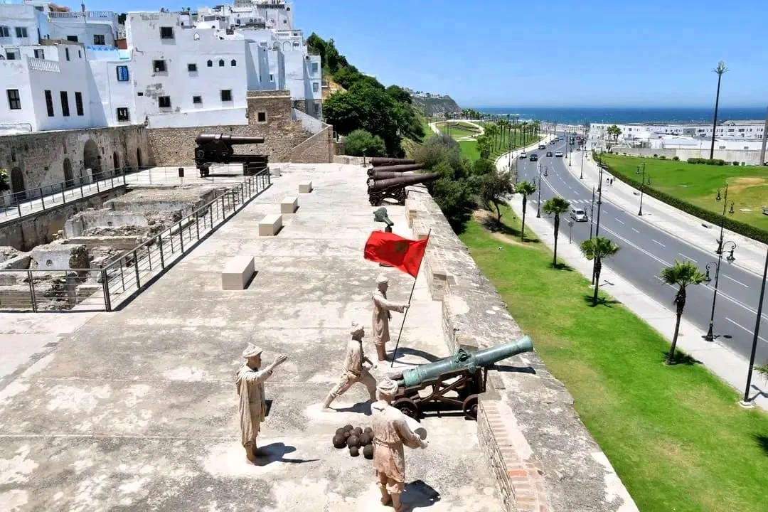 القوات المسلحة الملكية تتولى رعاية وتأهيل برج “دار البارود” التاريخي في طنجة لتعزيز الذاكرة الحضارية