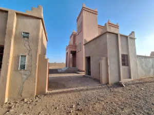 (صور) مشروع سياحي استنزف مبالغ مالية مهمة من المال العام بورزازات يتحول إلى أطلال