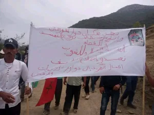 (صور) العطش يخرج سكان دوار إغرضان للاحتجاج ببني ملال