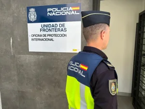 النقابة الإسبانية للشرطة تطالب بتوقيع اتفاقيات مع المغرب والجزائر وموريتانيا والسنغال لمواجهة الهجرة غير الشرعية