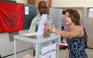 مشاركة معطلة وأحزاب شيخوخة: قراءة في قضايا عزوف الشباب عن السياسة