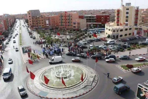 مطلب بزيادة عدد سيارات الأجرة لتعزيز خدمات النقل في العيون