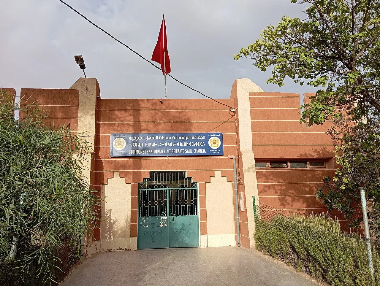 نداء عاجل لعامل إقليم تنغير لإيقاف تفويت أرض جماعية وسط جدل قانوني بين أيت سدرات السهل الشرقية وقلعة مݣونة