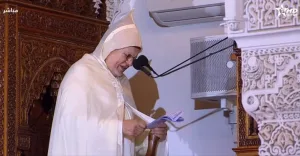 وعكة صحية مفاجئة تُسقط خطيب مسجد حسان أثناء صلاة الجمعة بالرباط