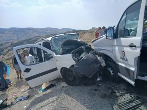 عمالة فحص أنجرة: فاجعة طرقية بوادليان تخلف قتيلين وعدة جرحى في اصطدام مروع بين ثلاث سيارات