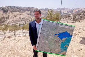 سموتريش يعلن عن مستوطنة جديدة تهدف لقطع أوصال الضفة الغربية