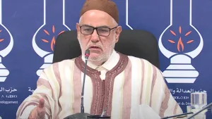 ابن كيران يهاجم أخنوش مجدداً ويدعوه للاستقالة وسط اتهامات بالفساد والرشاوى