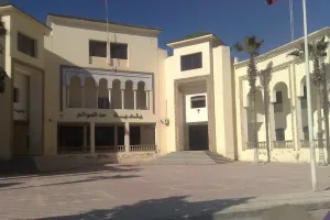 دوار “العين” بعمالة برشيد تحت الحصار… معاناة مستمرة واتهامات بالتواطؤ في تفويت أراضٍ عشوائية بحد السوالم