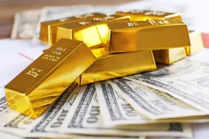 الذهب يتراجع وسط صعود الدولار وارتفاع عوائد السندات الأمريكية