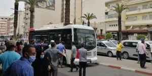 سائقو النقل الحضري بمكناس يدخلون في إضراب احتجاجًا على حرمانهم من حقوقهم