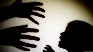 صادم : حارس أمن بفاس في قبضة العدالة لاستدراج أطفال واستغلالهم جنسيًا عبر “تيك توك”