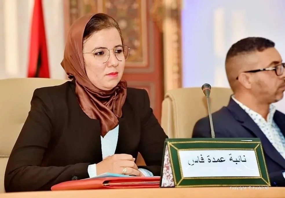 مبطول نائبة عمدة فاس ردا على والي الجهة :     كنت حاضرة ولجنة فتح الأظرفة متوقفة بسبب غياب ممثل العمالة