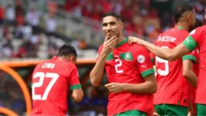 أشرف حكيمي في مرمى العاصفة … نجم يتألق في الملاعب ويُلاحق في العناوين